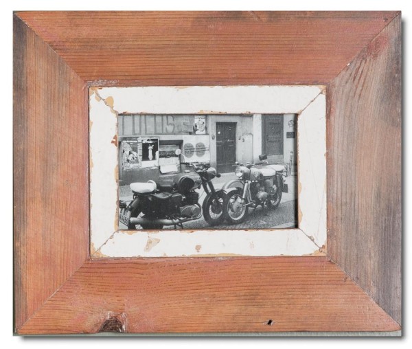 Bilderrahmen aus recycletem Holz für die Fotogröße 10,5 x 14,8 cm